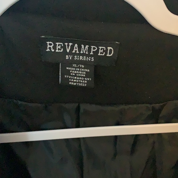 Blazer - Picture 2 of 4